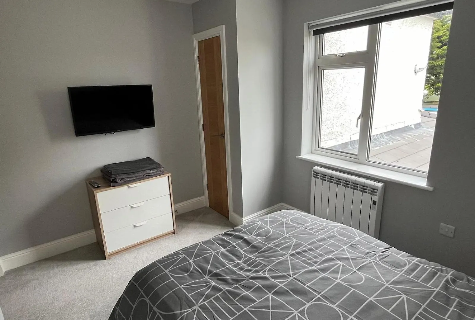 New 2 Bedroom First Floor Apartment Close To Beach Bournemouth